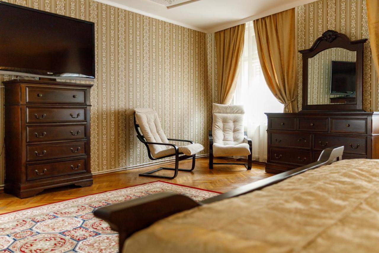 Imperial Boutique Apartment Brasov Bagian luar foto