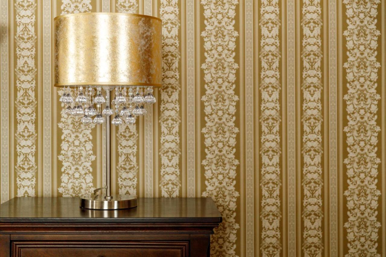 Imperial Boutique Apartment Brasov Bagian luar foto
